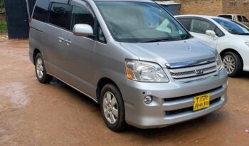 
										Toyota Noah full									