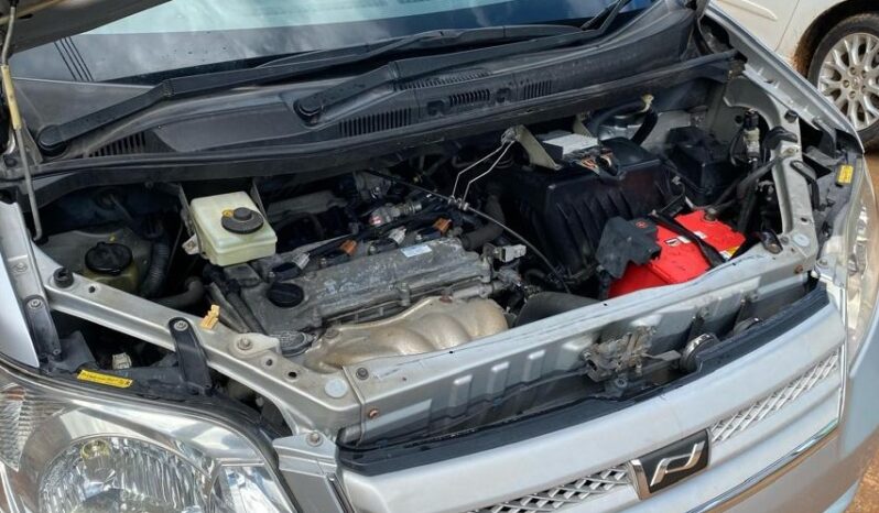 
								Toyota Noah full									