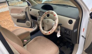 
										Toyota Sienta full									