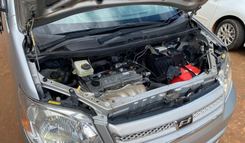 
								Toyota Noah full									